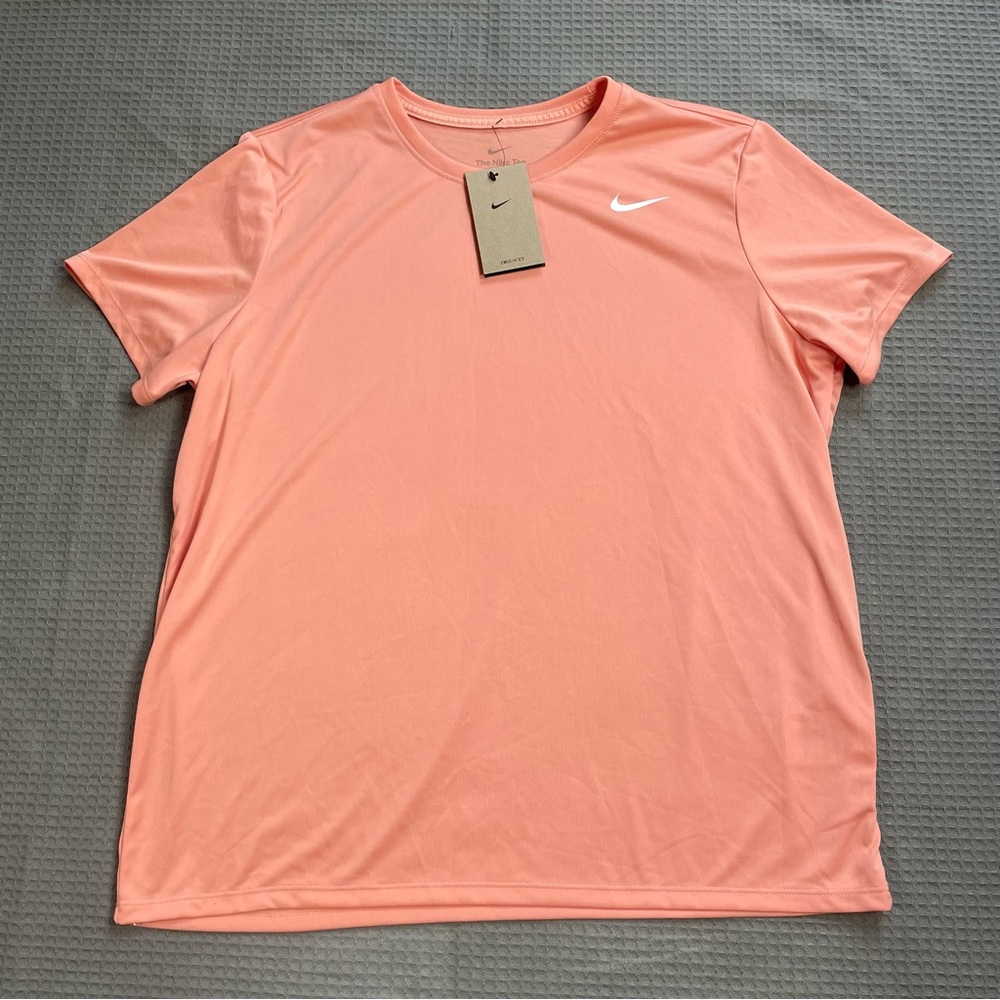 New Nike Dri-Fit Training Athletic Tee Shirt XL Womens Peach Orange Swoosh